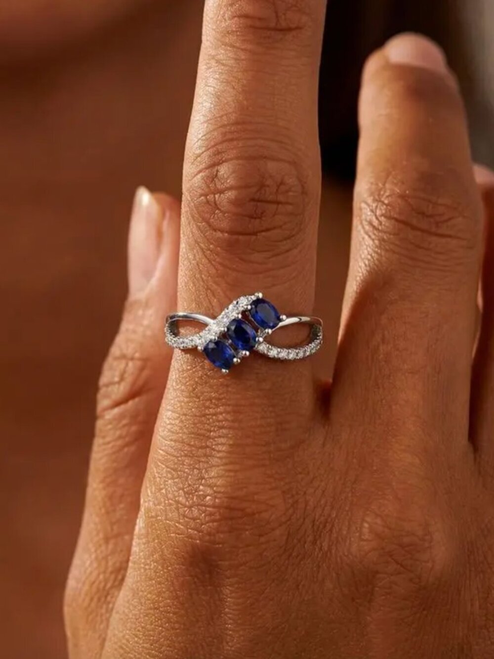 NEW 18k White Gold Diamond Ring Sapphire Ring Twist Ring Band Sapphire Blue Ring